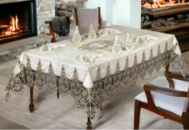 Fata de masa Linda, din catifea, cu 8 servetele , 160x220 cm